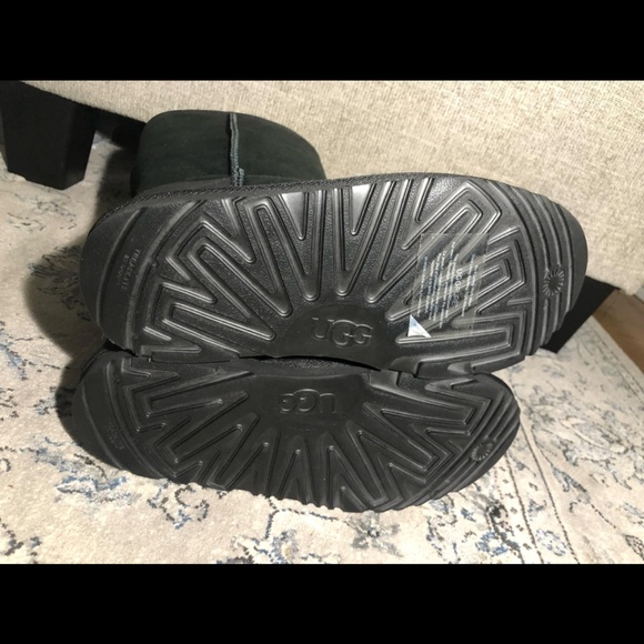 UGG Classic Tall II Black Boot Big Kid - Picture 5 of 9